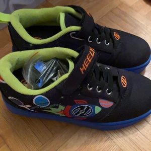 Kids Heelys shoes size 3